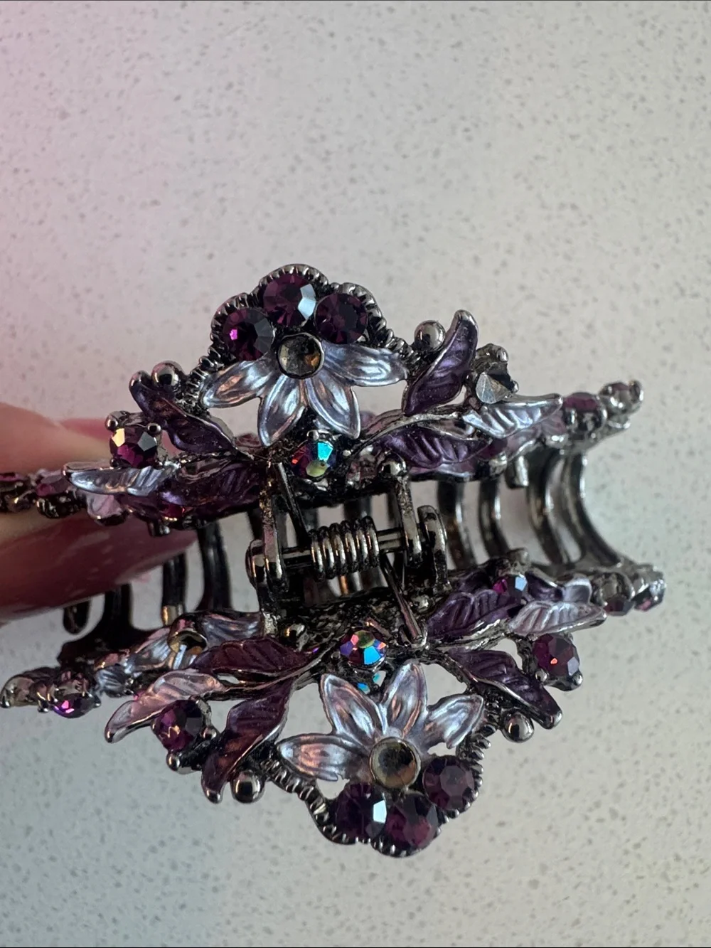 Vintage-Inspired Purple Crystal Leaf Hair Claw Clip